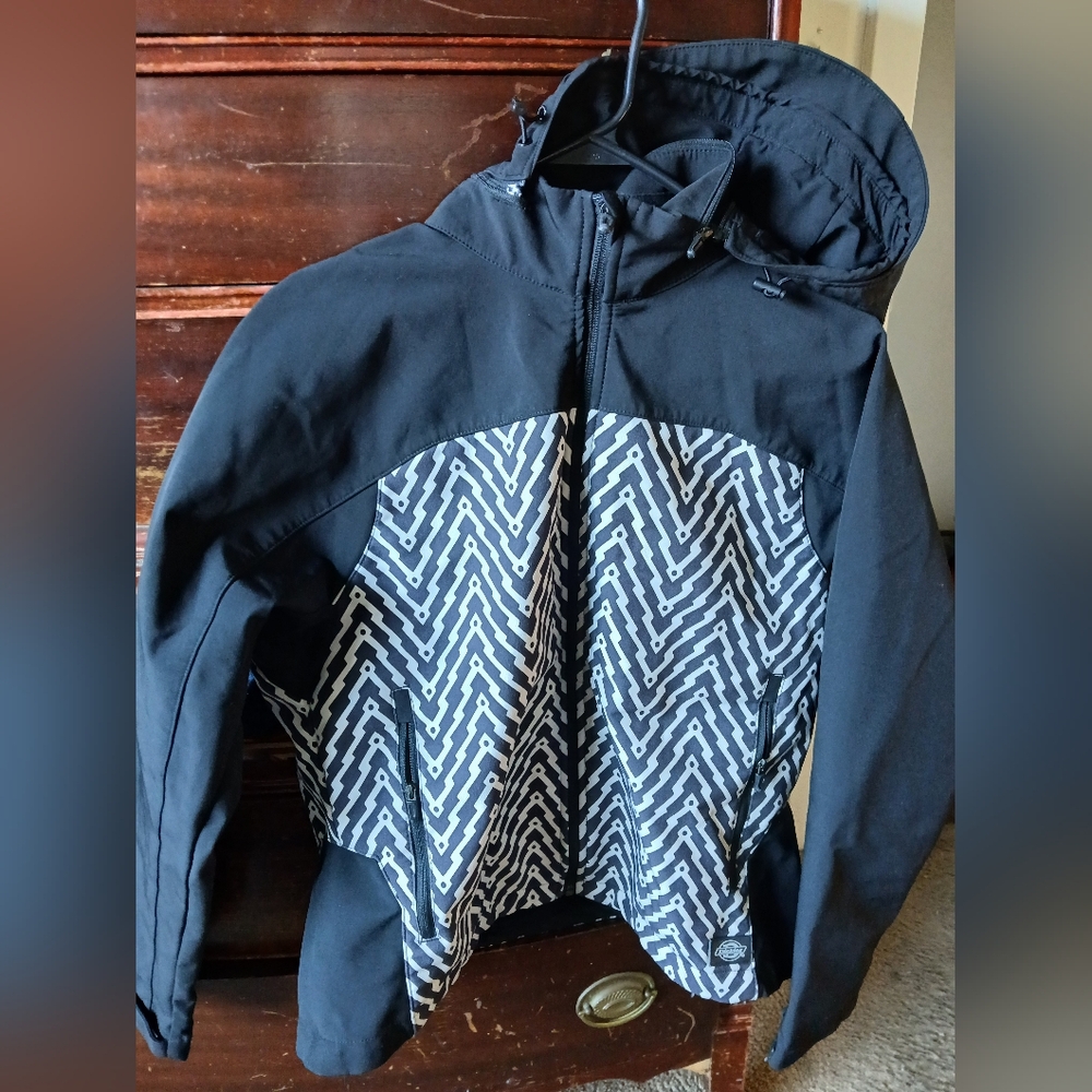 Dickies Soft Shell Hooded Womans Coat- Large